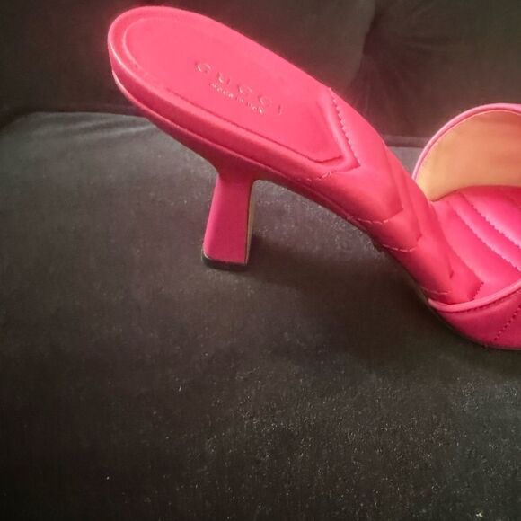 Brand new women’s size 9.5 Gucci Pink Quilted heel Sandal - Picture 3 of 12